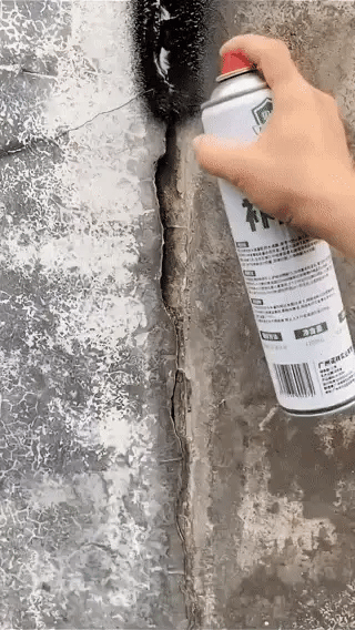 Sigileaza fisuri, crapaturi si imbinarile expuse la infiltratii